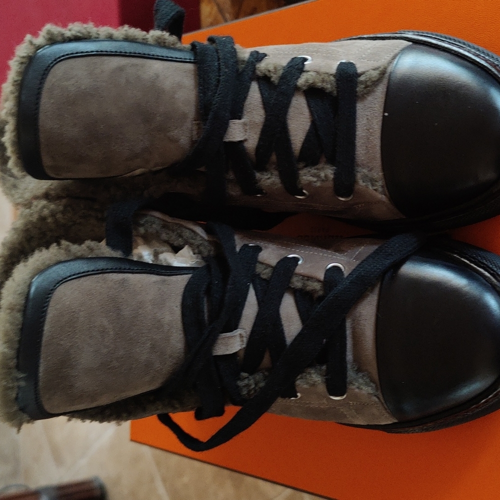 Hermes winter sneakers size 39.